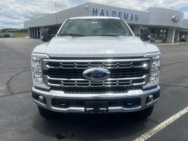 New 2026 Oxford White Ford XLT image 2