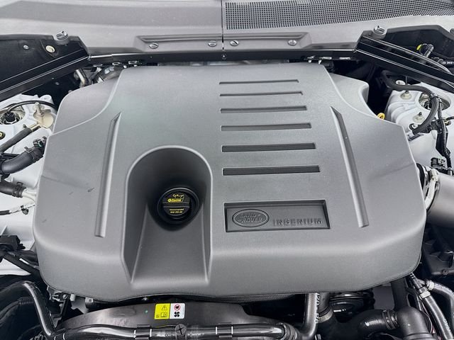 New 2026 Fuji White Land Rover X-Dynamic SE image 32