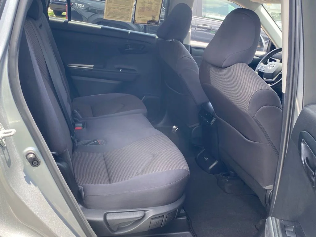 2023 Toyota Highlander LE - Photo 16