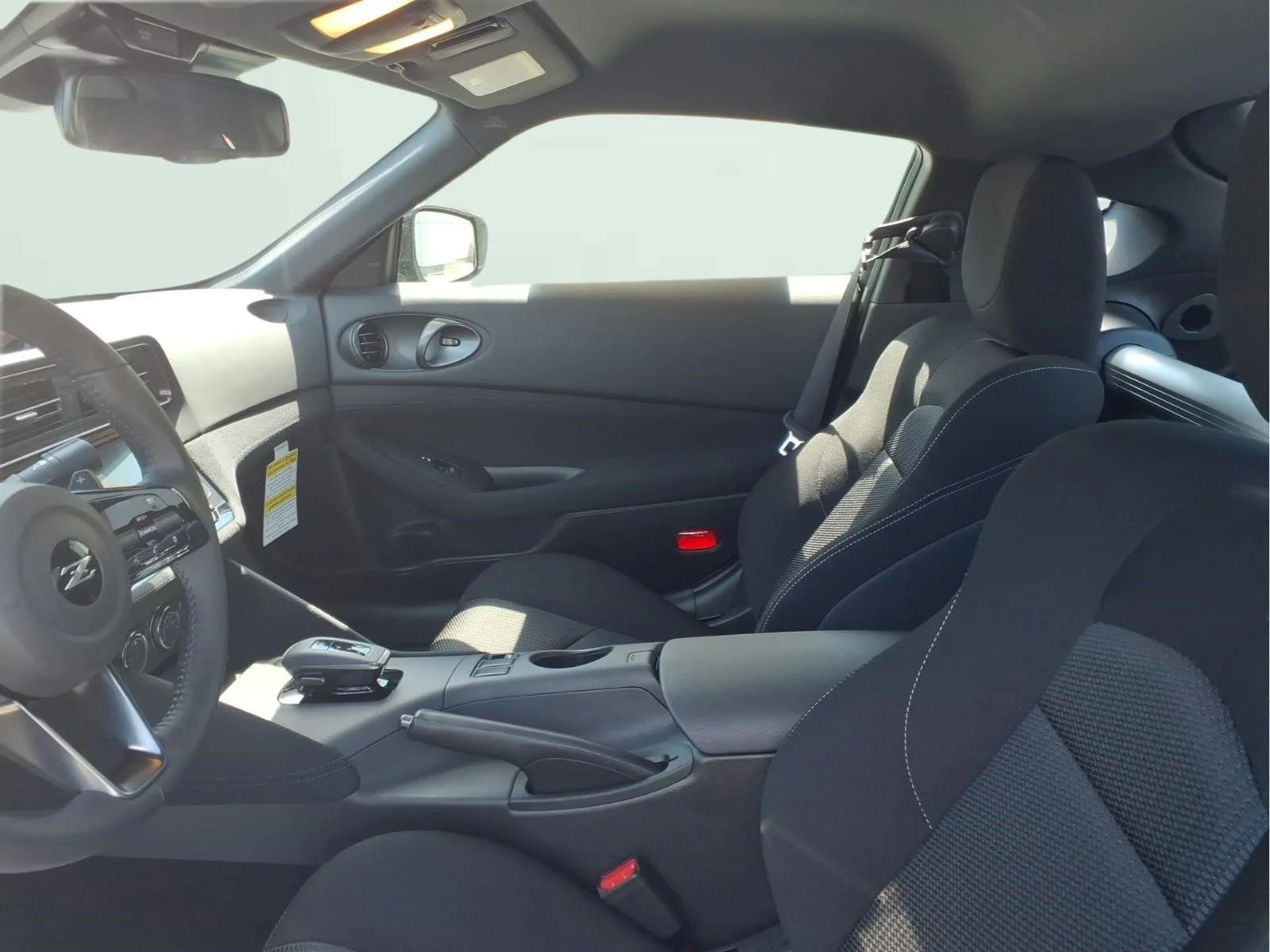New 2026 Boulder Gray Pearl / Super Black Two-tone Nissan Sport image 5