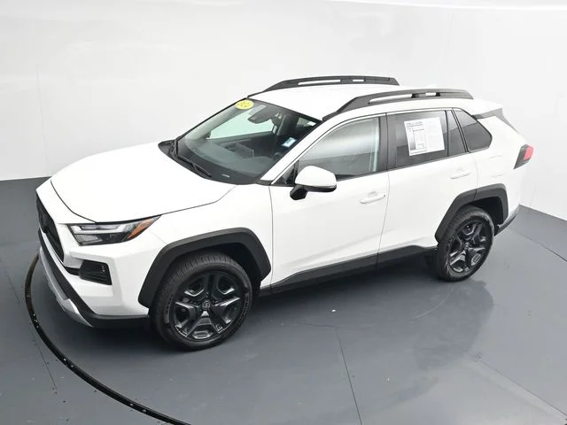 Used 2024  Toyota Adventure image 21