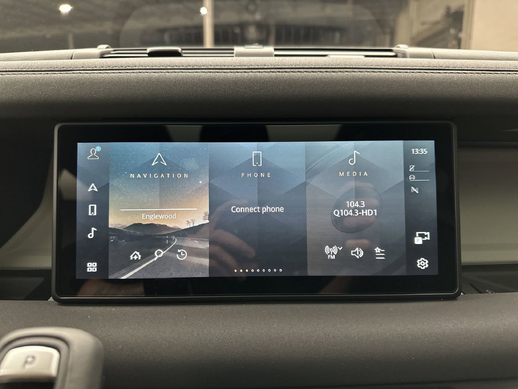 Used 2023 Eiger Gray Metallic Land Rover S image 9