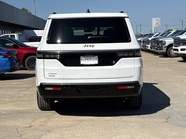 New 2026 Bright White Clear-Coat Exterior Paint Jeep Limited Altitude image 3