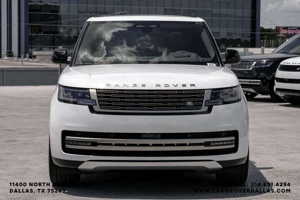 New 2026 Fuji White Land Rover SE image 5