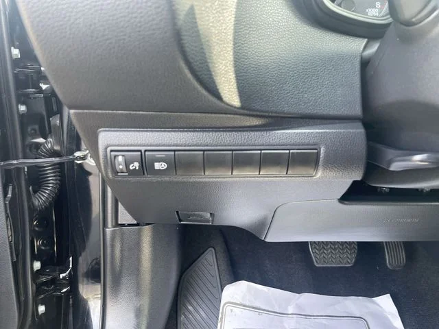 2025 Toyota Corolla LE - Photo 21