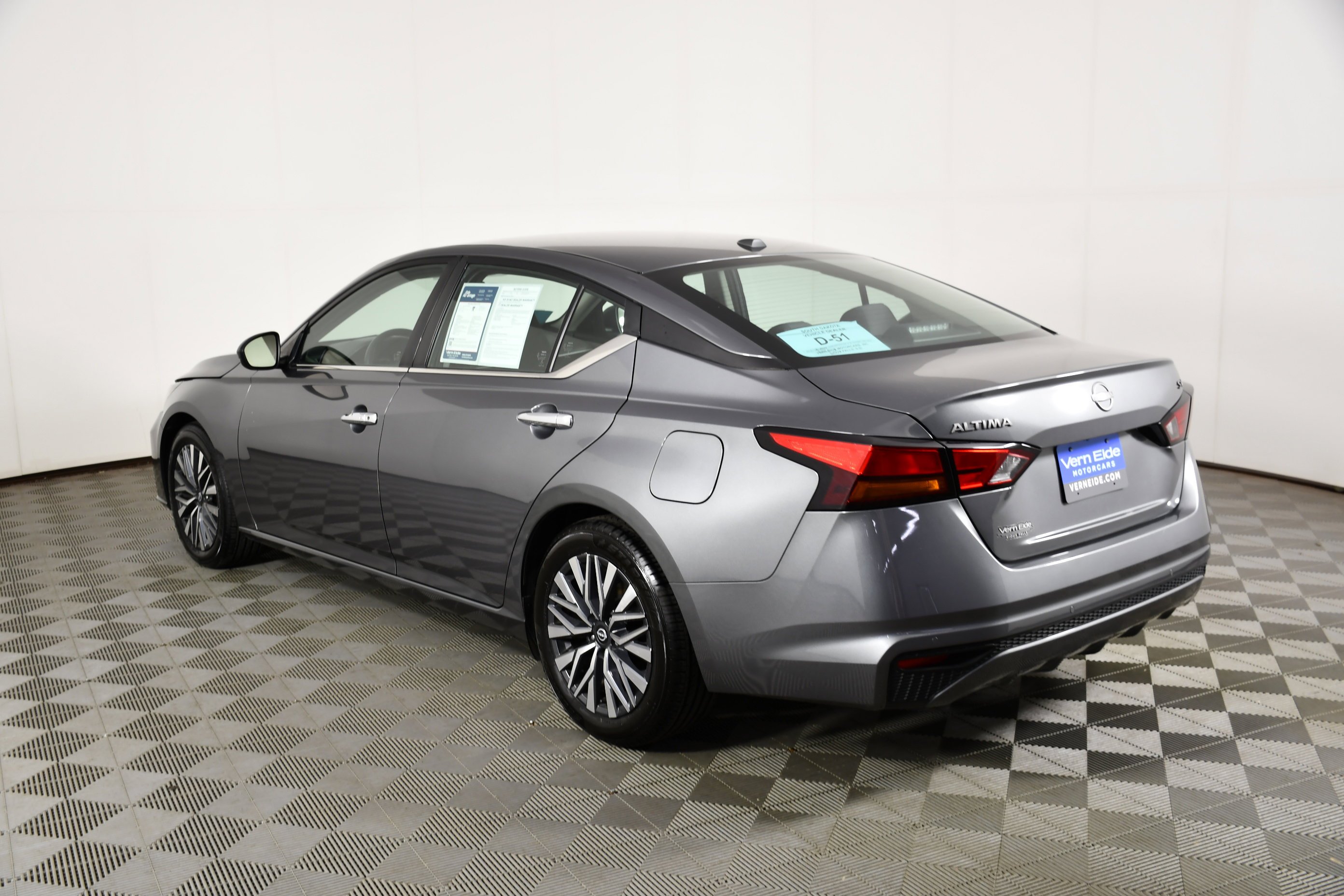 Used 2024 Gun Metallic Nissan 2.5 SV image 8