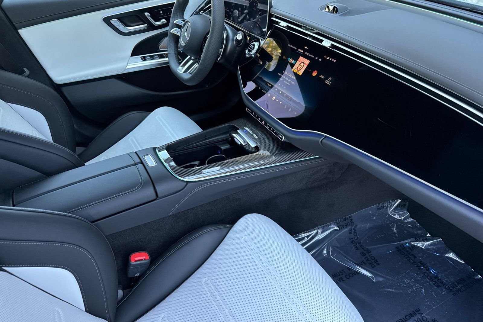 New 2027 MANUFAKTUR Alpine Grey Mercedes-Benz E 53 AMG® image 10