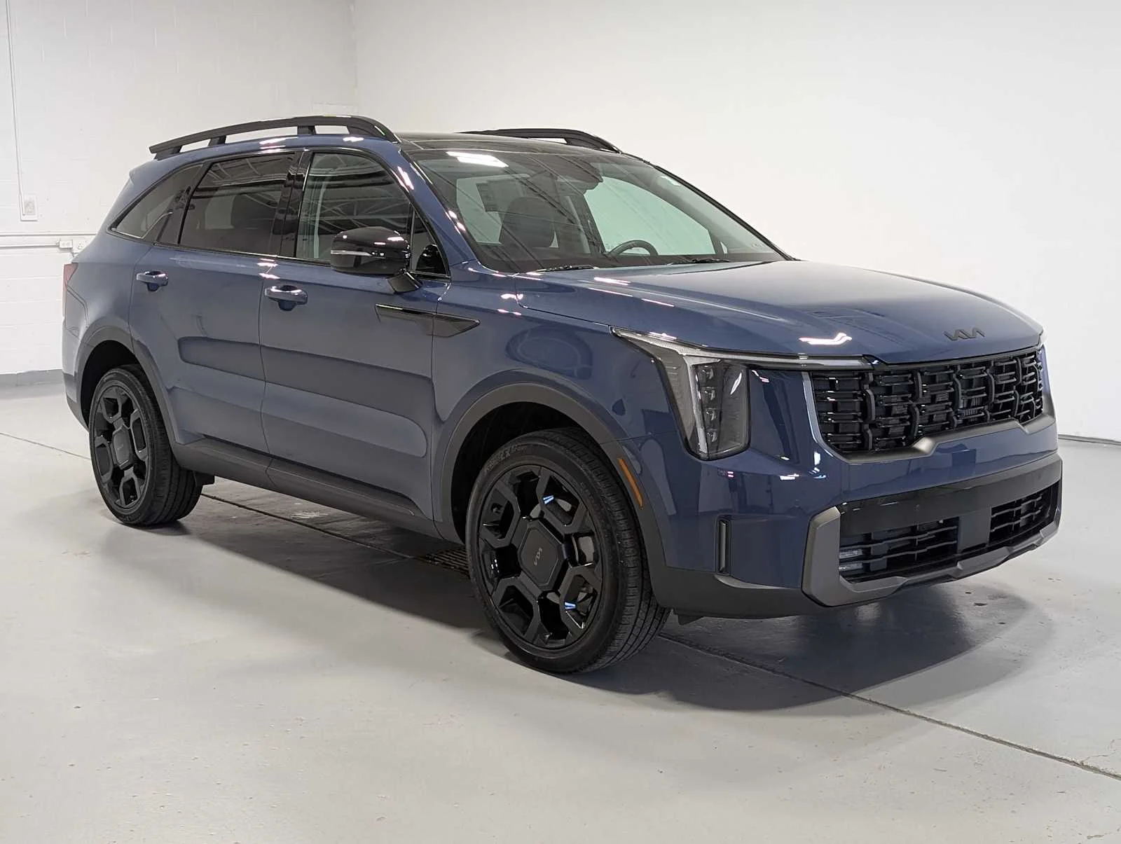 Certified Used 2025 Midnight Lake Blue Kia X-Line EX image 6