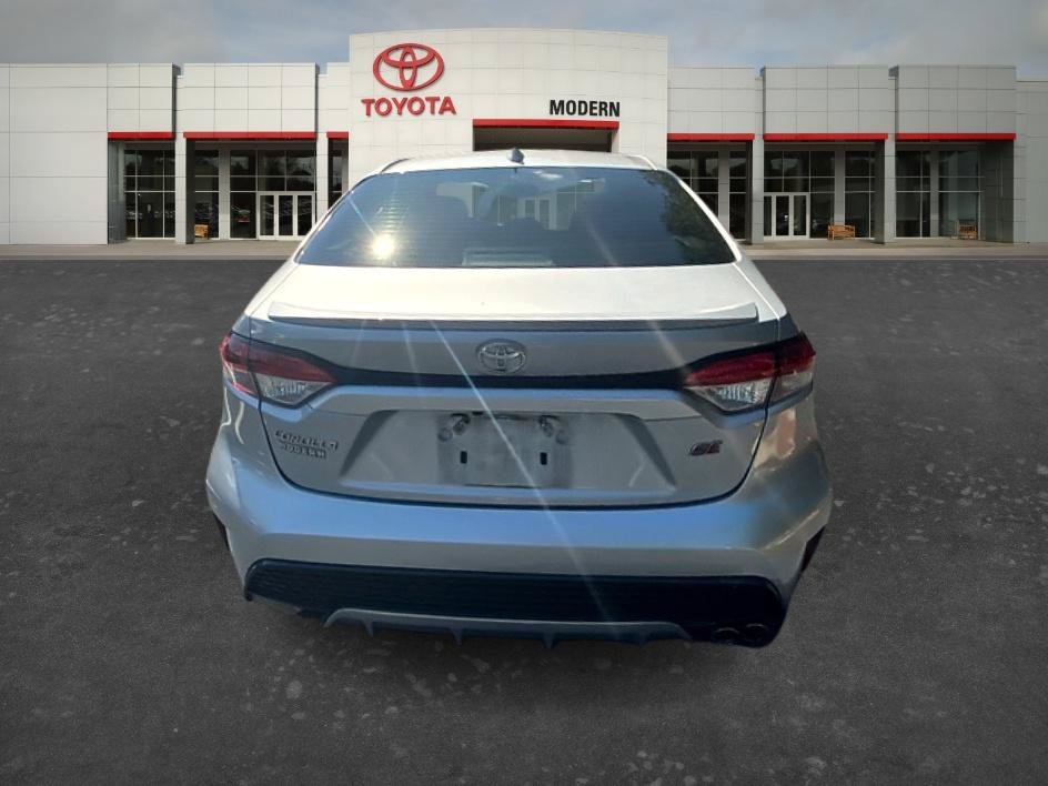 Used 2022 Classic Silver Metallic Toyota SE image 26