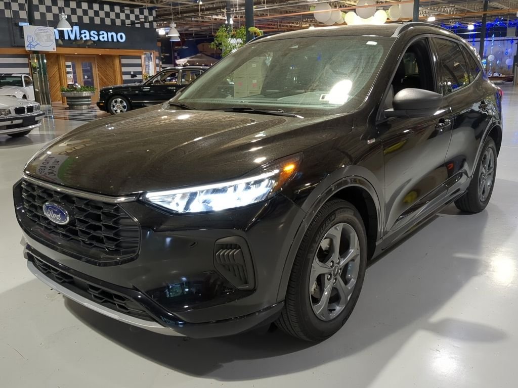 2023 Ford Escape ST-Line AWD's photo