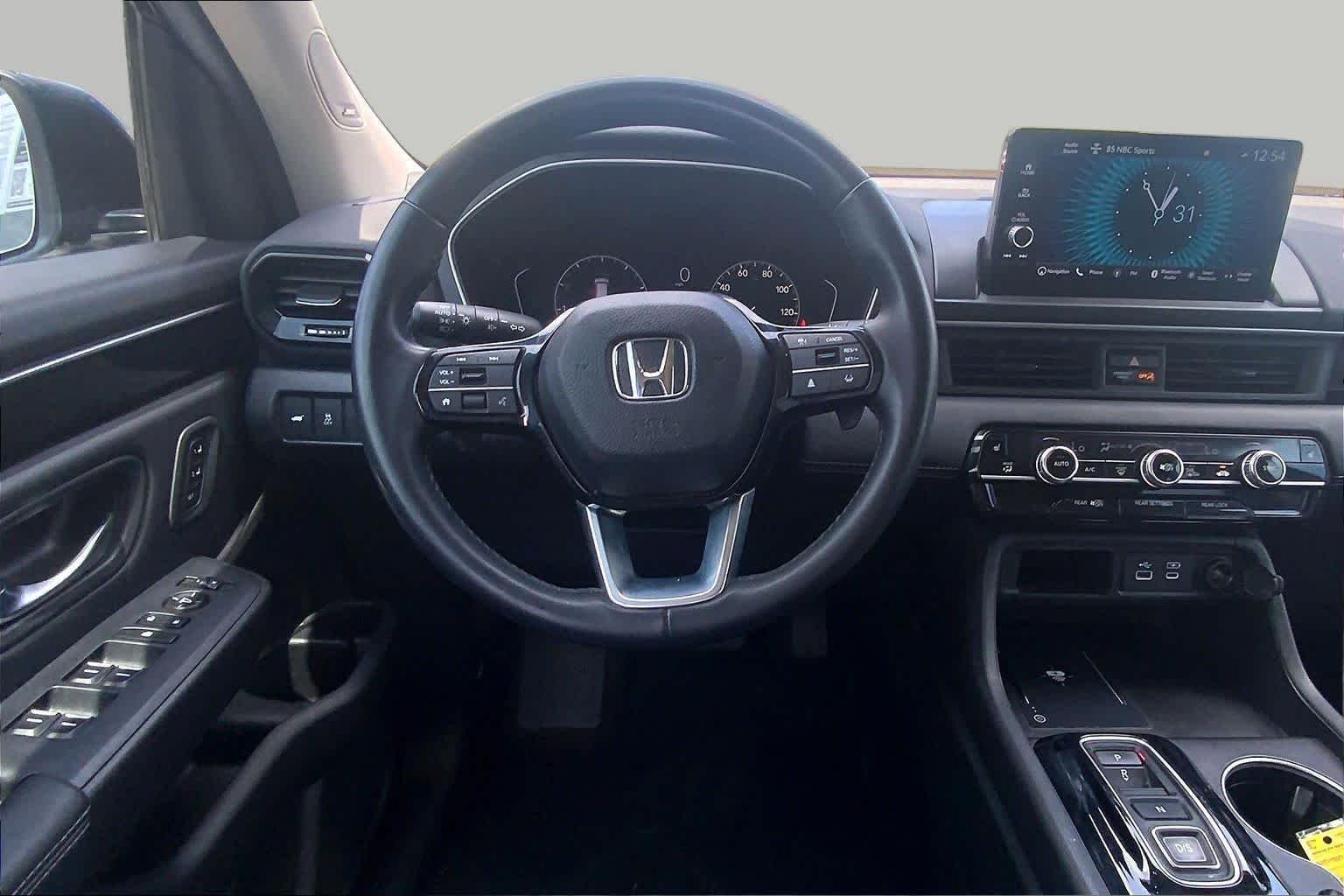 Used 2024 Crystal Black Pearl Honda Touring image 6