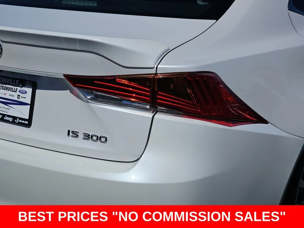 Used 2020 White Lexus 300 image 38