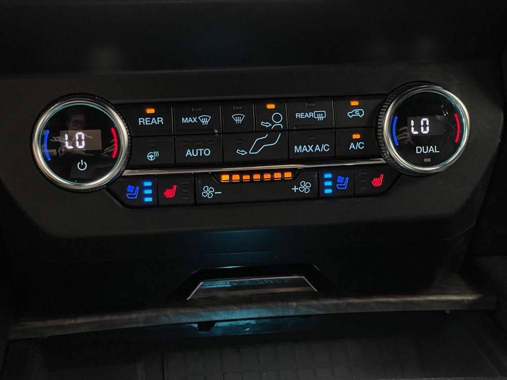Used 2020 Black Ford Limited image 31