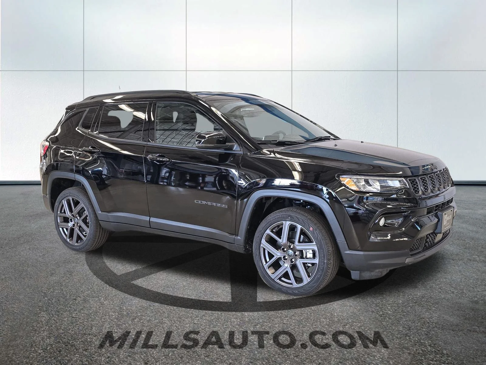 New 2026 Diamond Black Crystal Pearl-Coat Exterior Paint Jeep Limited image 10