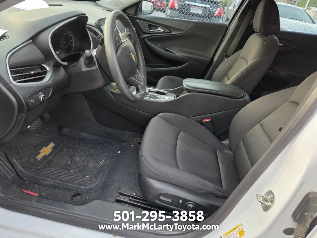 Used 2023 White Chevrolet LT image 9