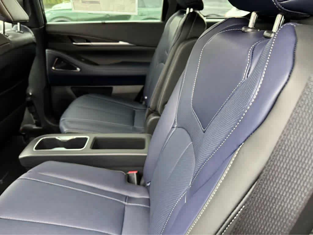 Certified Used 2026 Mineral Black INFINITI SPORT image 20