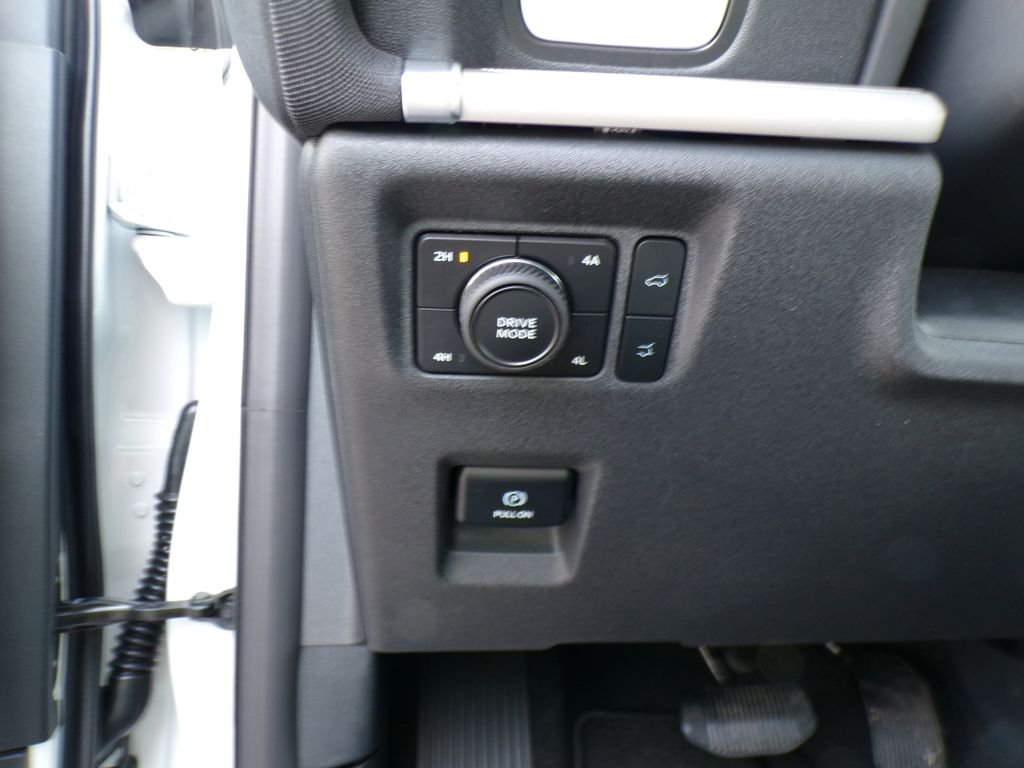 New 2026 Star White Metallic Tri-Coat Ford MAX Active image 16