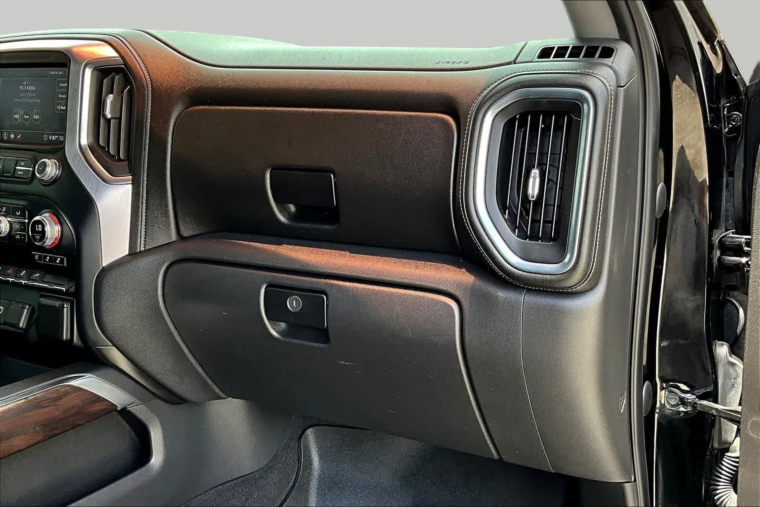 Used 2020 Onyx Black GMC SLT image 19
