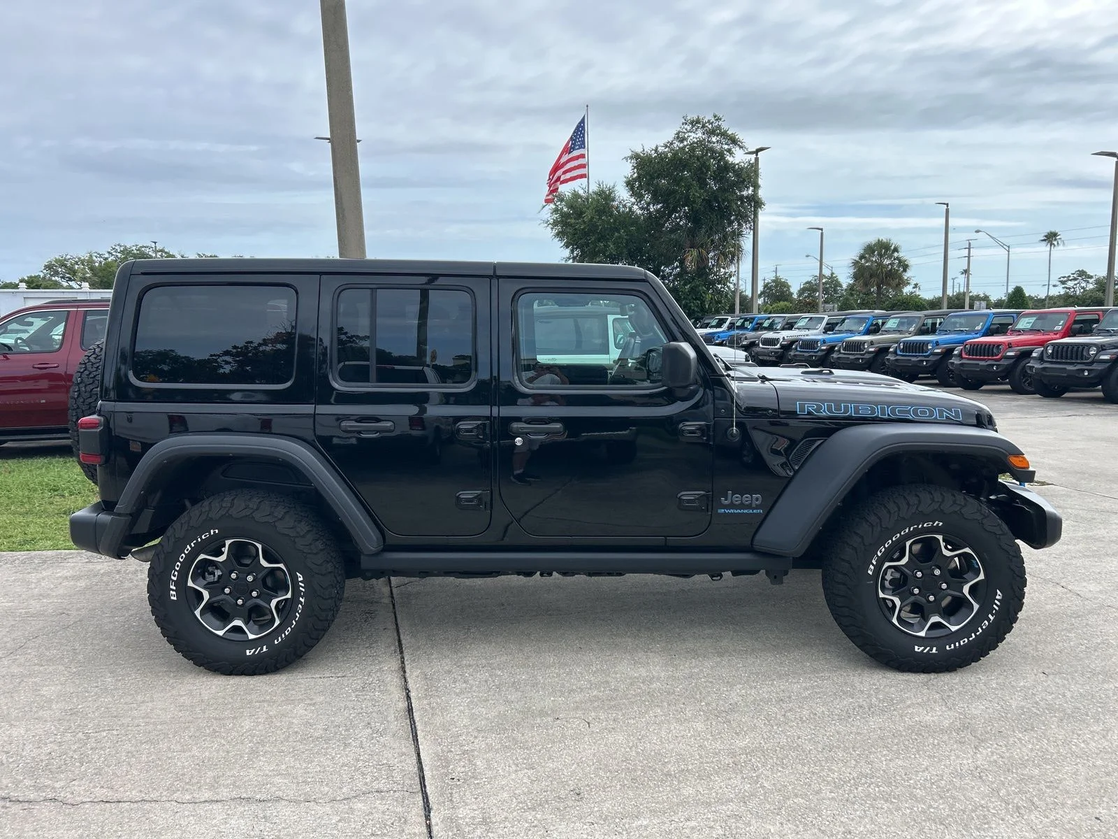 Used 2023 Black Clearcoat Jeep Rubicon 4xe image 6