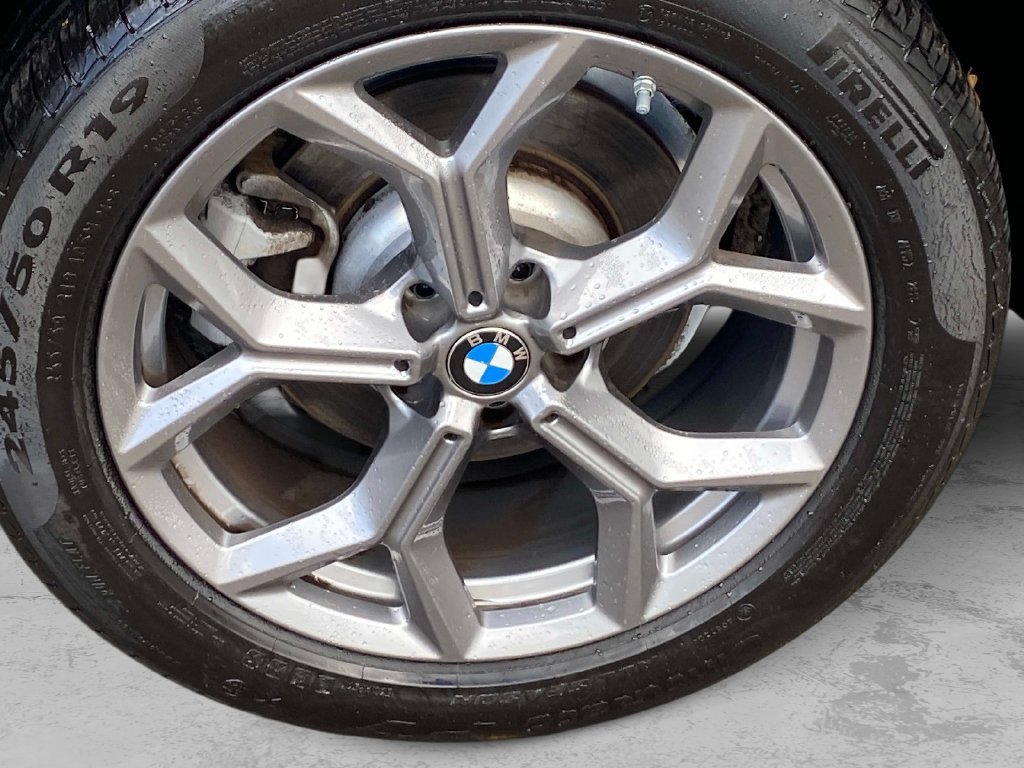 Used 2024 White BMW xDrive30i image 30
