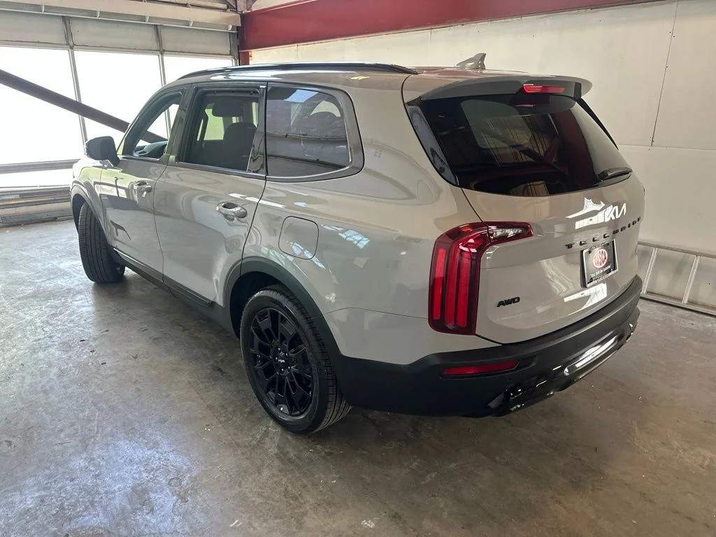 Used 2022 Gray Kia SX image 3
