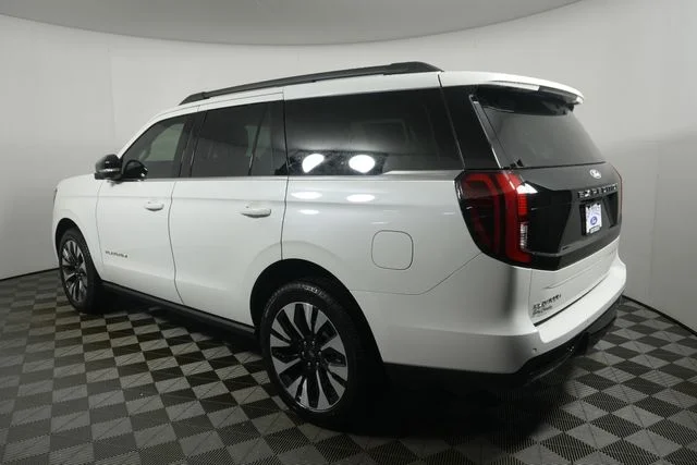 New 2027 Star White Metallic Tri-Coat Ford Platinum image 5