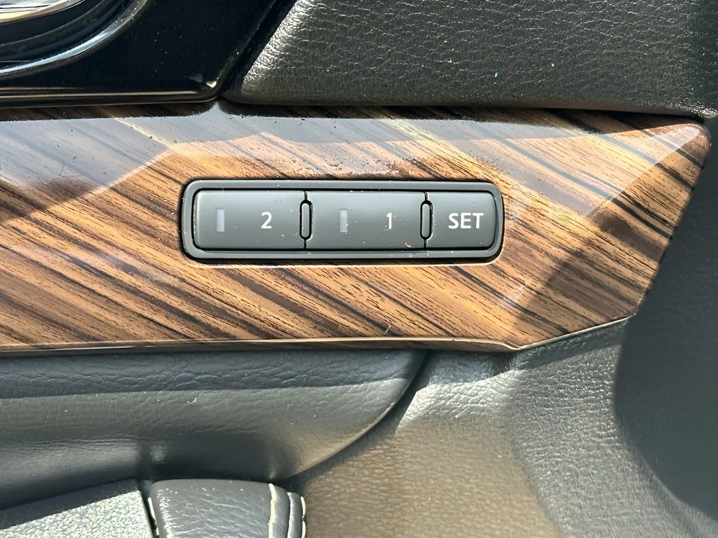 Used 2017 Super Black Nissan Platinum image 36