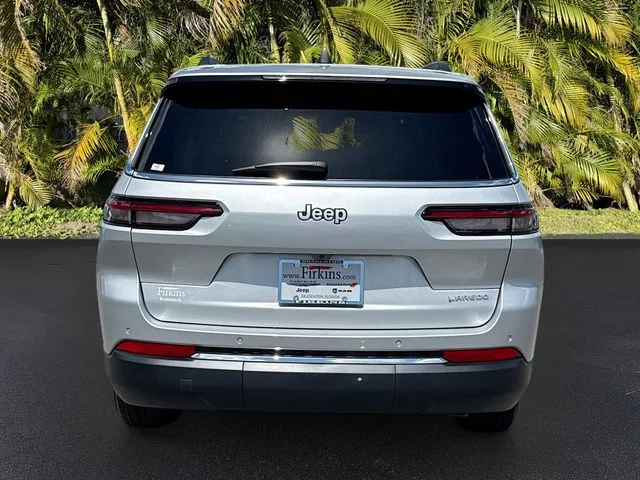 New 2026 Silver Zynith Exterior Paint Jeep Laredo image 5