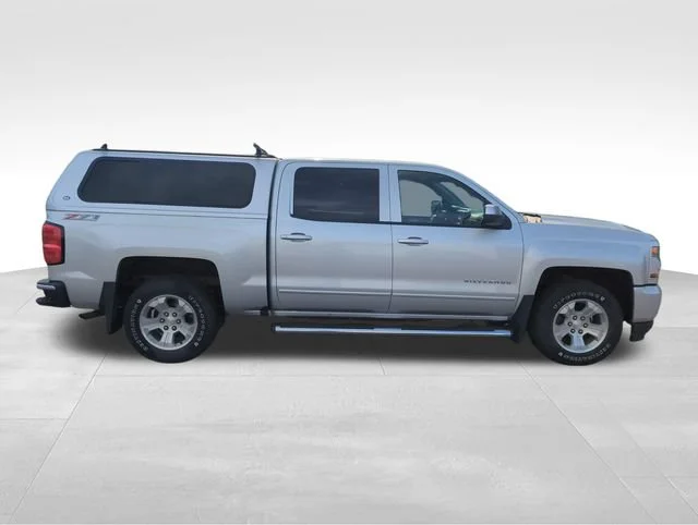 Used 2016 SILVER ICE METALLIC Chevrolet LT image 7