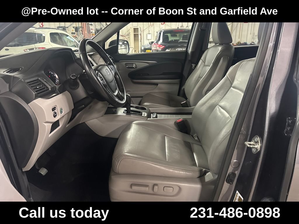 Used 2016  Honda EX-L image 13