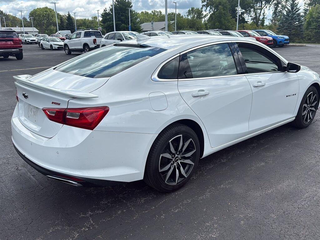 Used 2021 Summit White Chevrolet RS image 16
