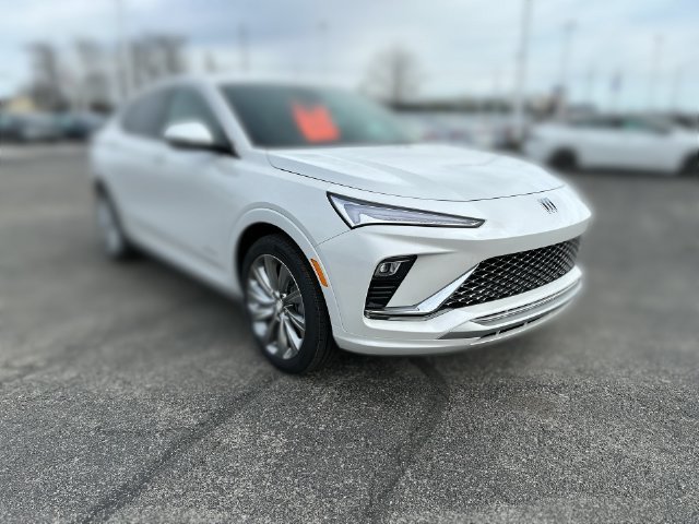 New 2026 WHITE FROST TRICOAT Buick Avenir image 18