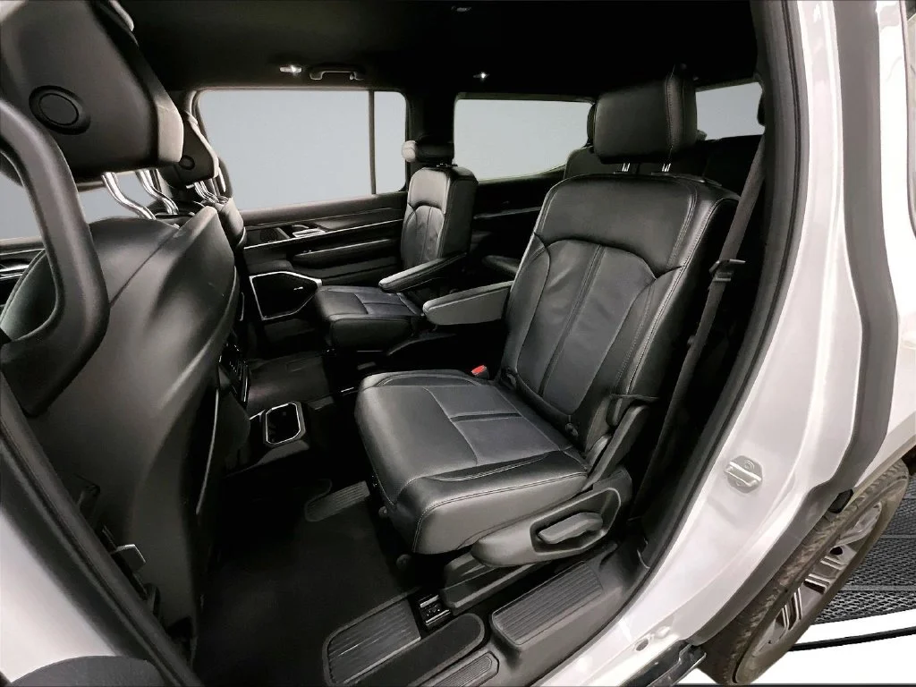 Used 2024 White Jeep Series II image 22