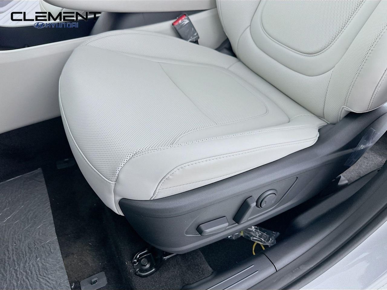 New 2026 Silver Hyundai SEL Convenience image 24