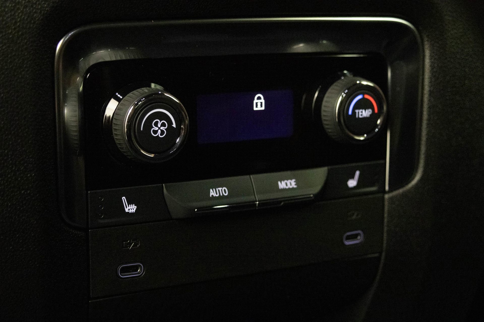 2025 CHEVROLET TAHOE - Image 33