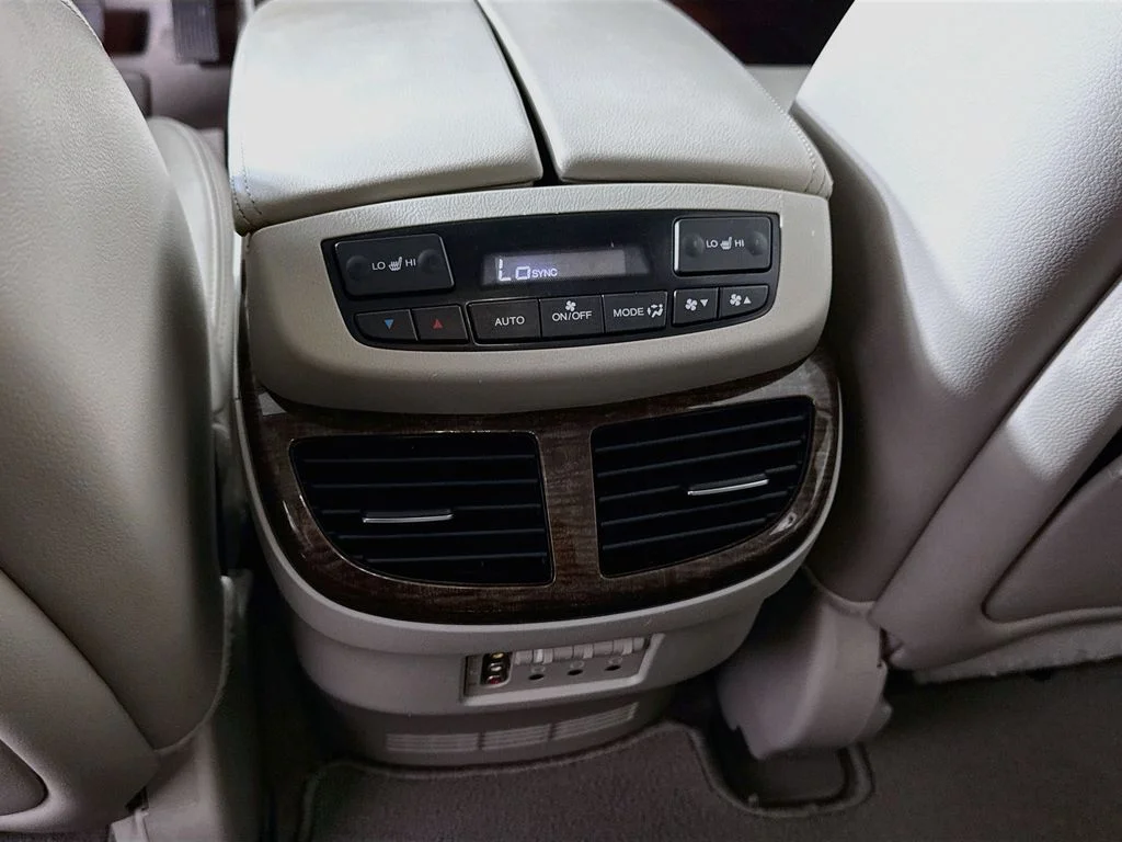 Used 2011 Silver Acura Tech/Entertainment Pkg image 27