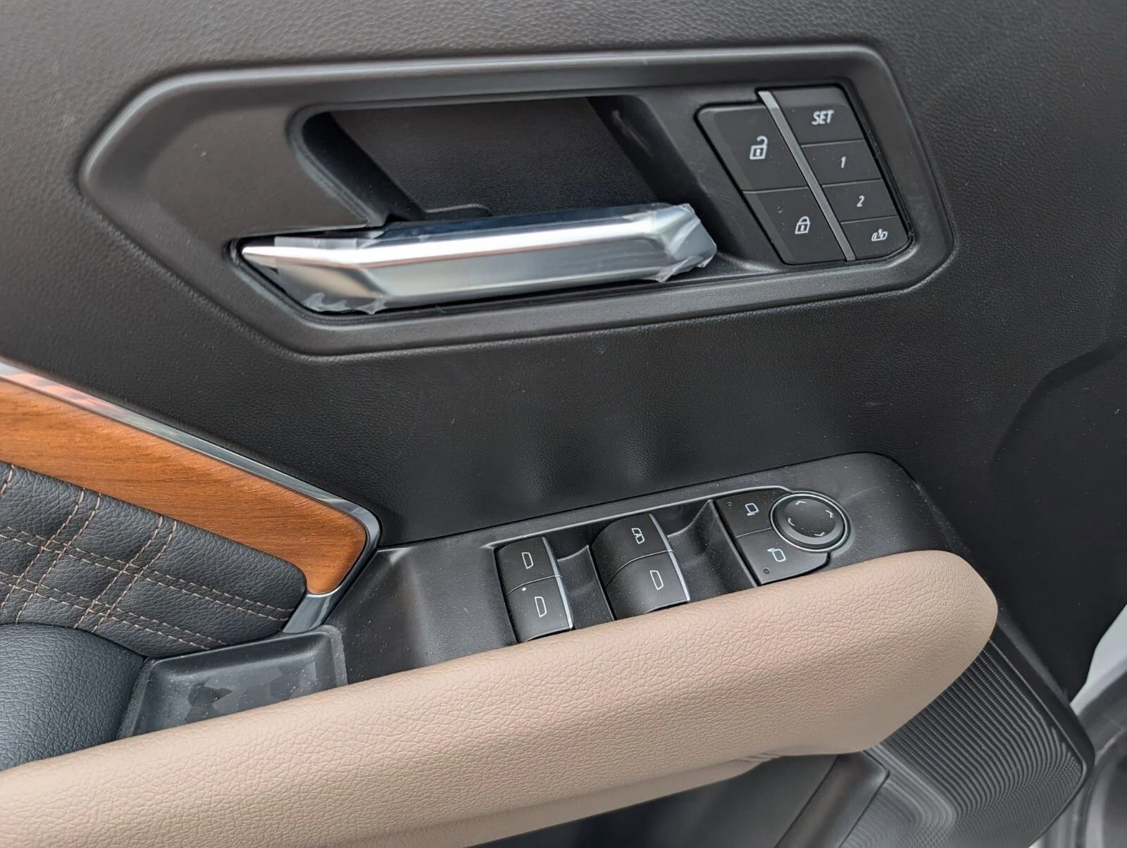 New 2026 Summit White GMC Denali image 30
