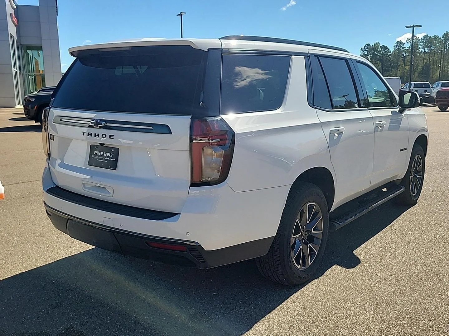 Used 2022 Summit White Chevrolet Z71 image 19