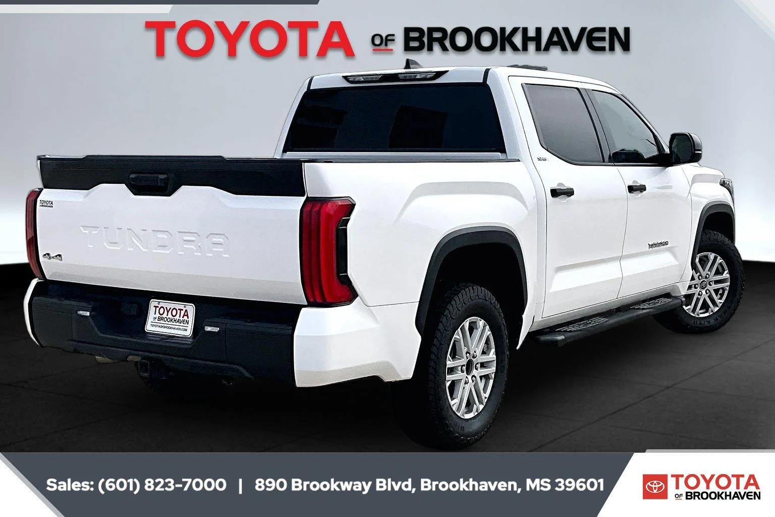 Used 2023 Ice Cap Toyota SR5 image 11