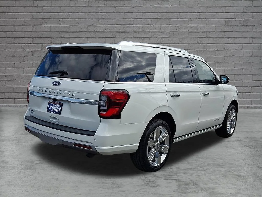 Used 2022 Star White Metallic Tri-Coat Ford Platinum image 12
