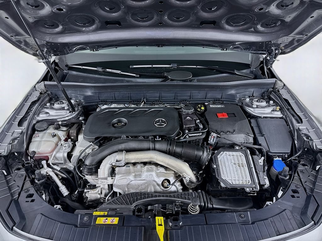 Used 2026 Gray Mercedes-Benz GLB 250 image 31