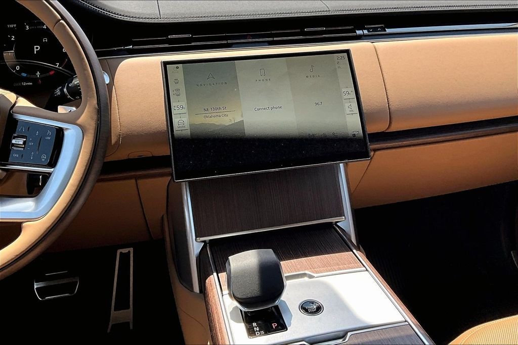 New 2026  Land Rover SE image 7