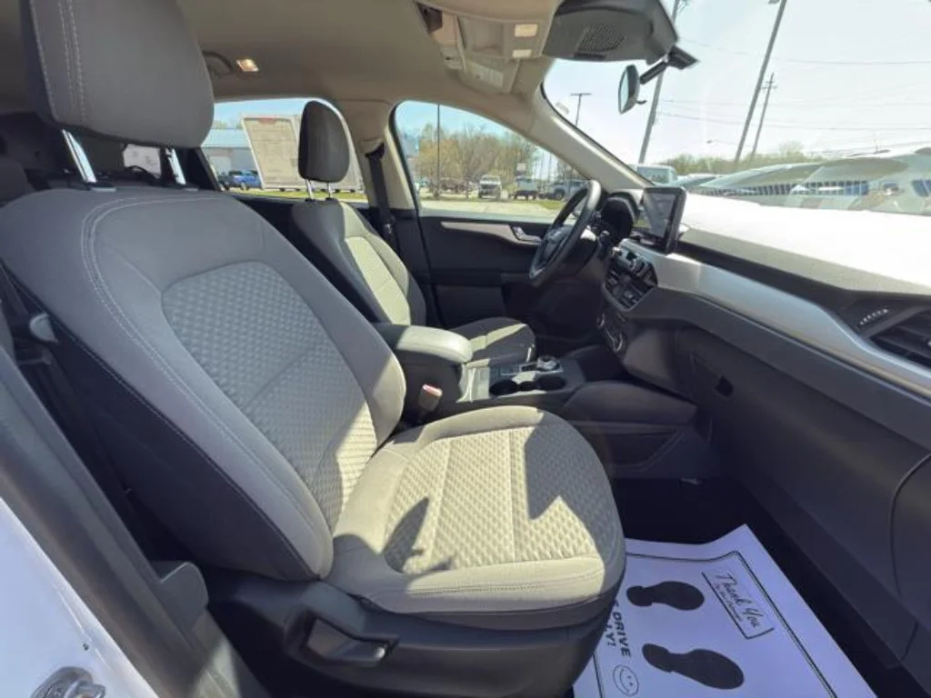 Certified Used 2020 Oxford White Ford SE image 20