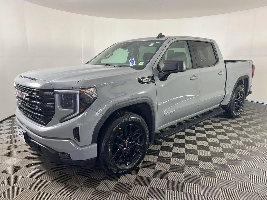 Used 2024 Gray GMC Elevation image 29