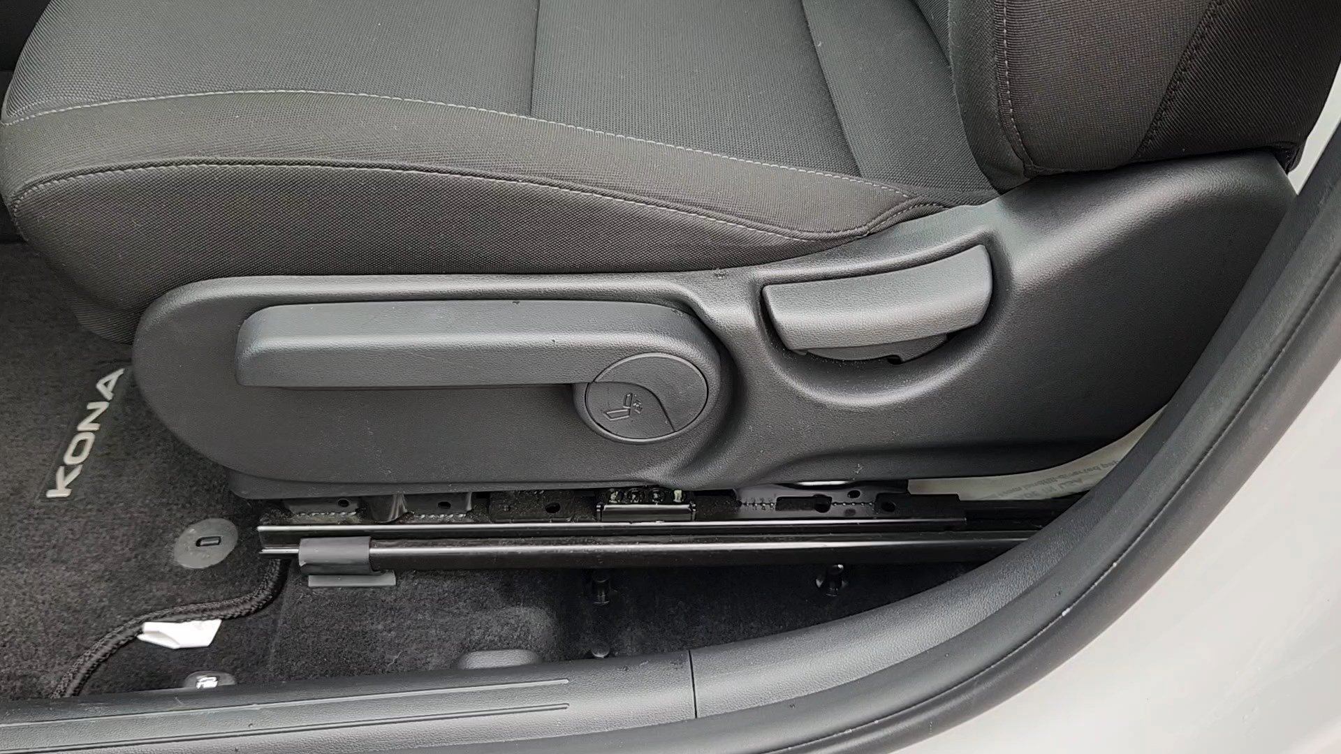 Used 2026 Cyber Gray Metallic Hyundai SE image 8