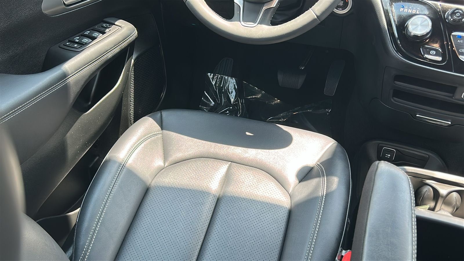 Used 2025 Black Chrysler Select image 14