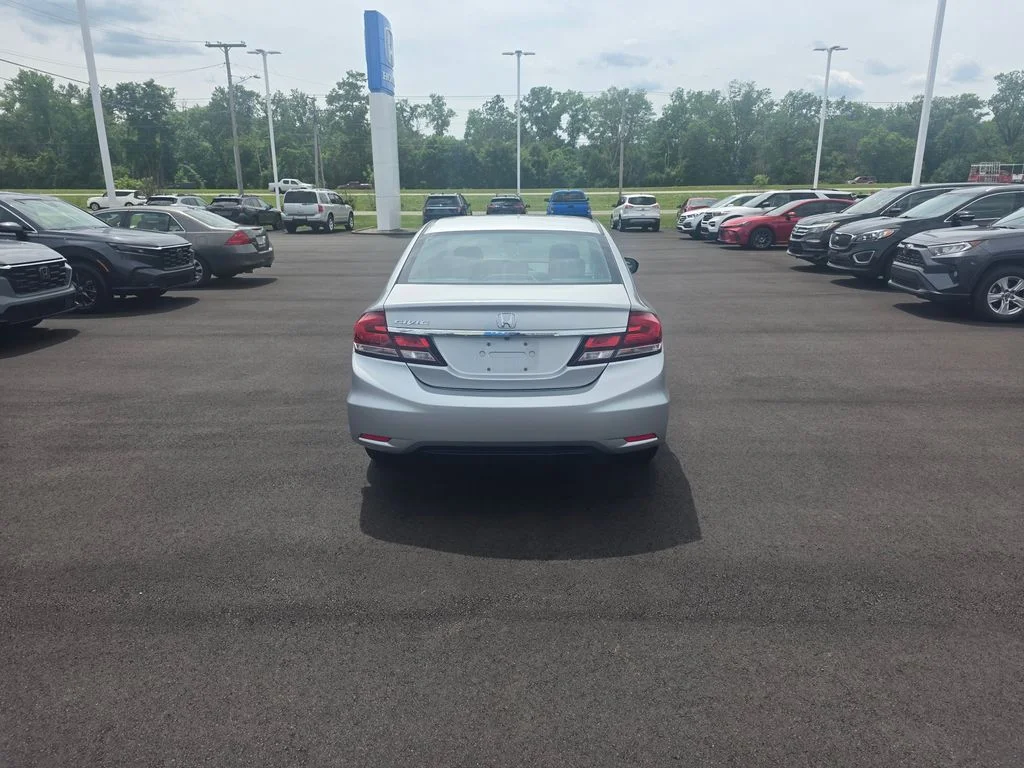 Used 2014 Alabaster Silver Metallic Honda LX image 4