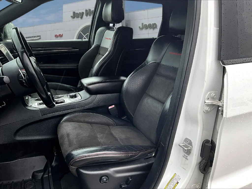 Used 2020 White Jeep Trailhawk image 25