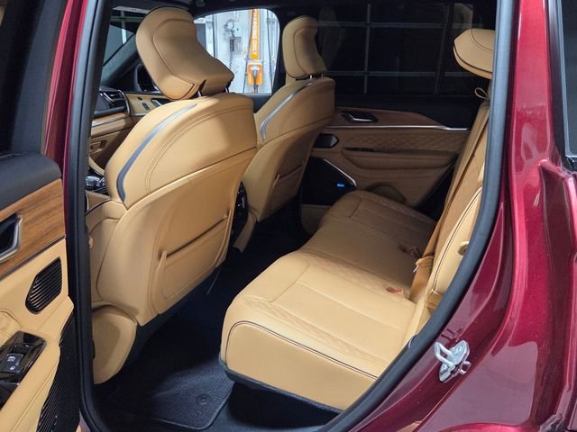 Used 2023 Red Jeep Summit Reserve image 6