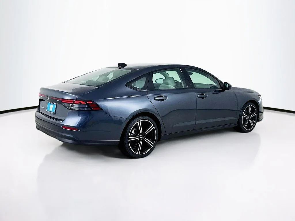 New 2026 Meteorite Gray Metallic Honda SE image 7
